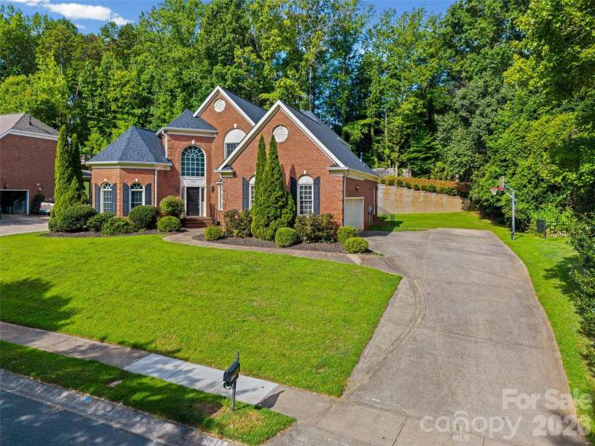 6917 Riesman Lane, Charlotte, NC 28210.  MLS# CAR4406253, YatesRealty ID 40035. 