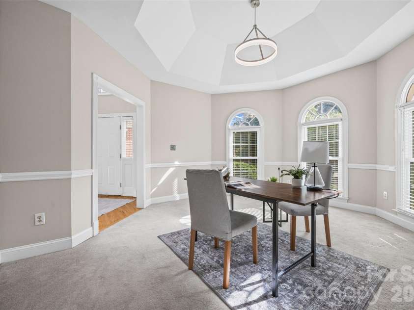 6917 Riesman Lane, Charlotte, NC 28210.  MLS# CAR4406253, YatesRealty ID 40035. 