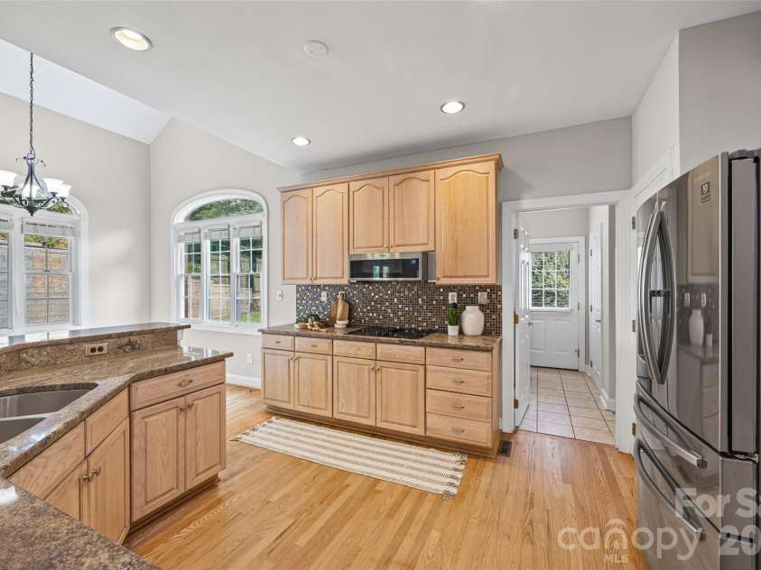 6917 Riesman Lane, Charlotte, NC 28210.  MLS# CAR4406253, YatesRealty ID 40035. 