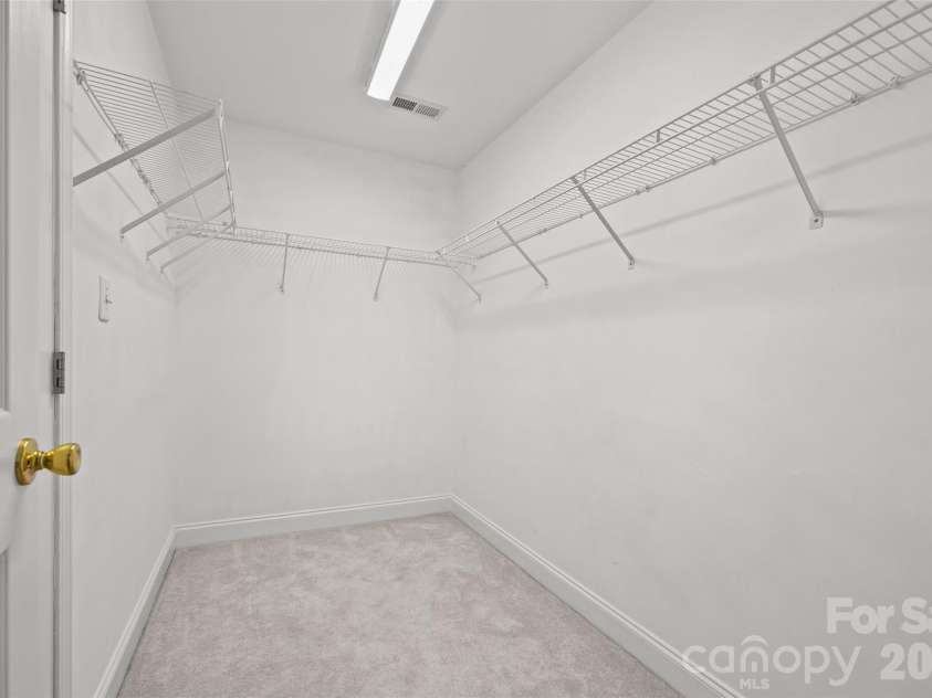 6917 Riesman Lane, Charlotte, NC 28210.  MLS# CAR4406253, YatesRealty ID 40035. 