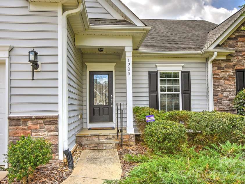 1205 Williamstown Road, Matthews, NC 28105.  MLS# CAR4404692, YatesRealty ID 40037. 