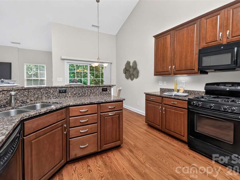 1205 Williamstown Road, Matthews, NC 28105.  MLS# CAR4404692, YatesRealty ID 40037. 