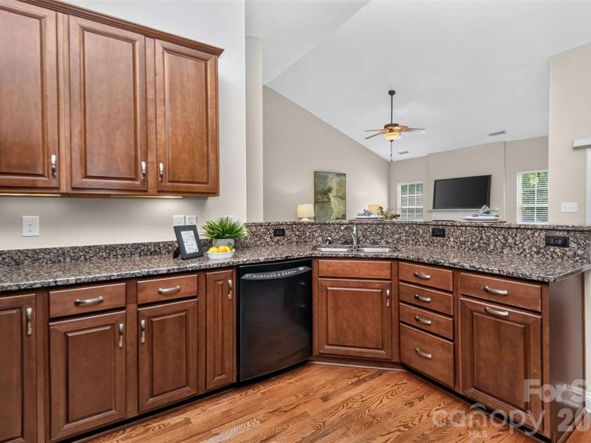 1205 Williamstown Road, Matthews, NC 28105.  MLS# CAR4404692, YatesRealty ID 40037. 