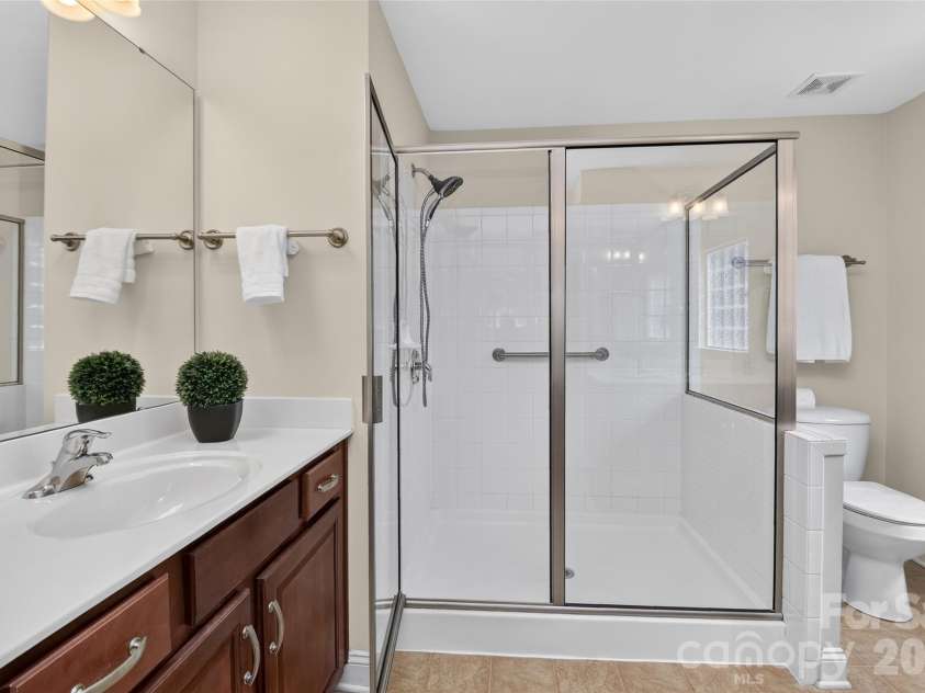 1205 Williamstown Road, Matthews, NC 28105.  MLS# CAR4404692, YatesRealty ID 40037. 