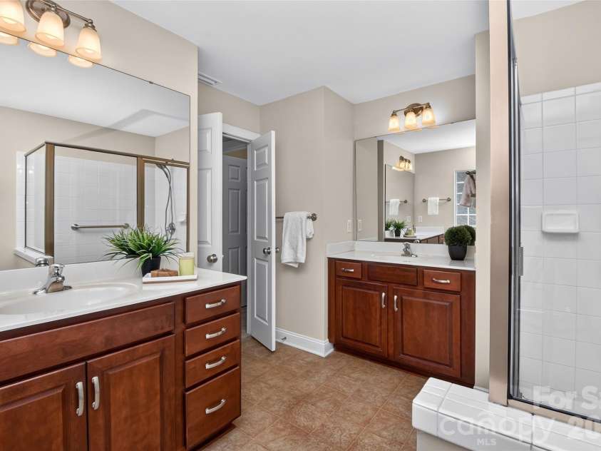 1205 Williamstown Road, Matthews, NC 28105.  MLS# CAR4404692, YatesRealty ID 40037. 
