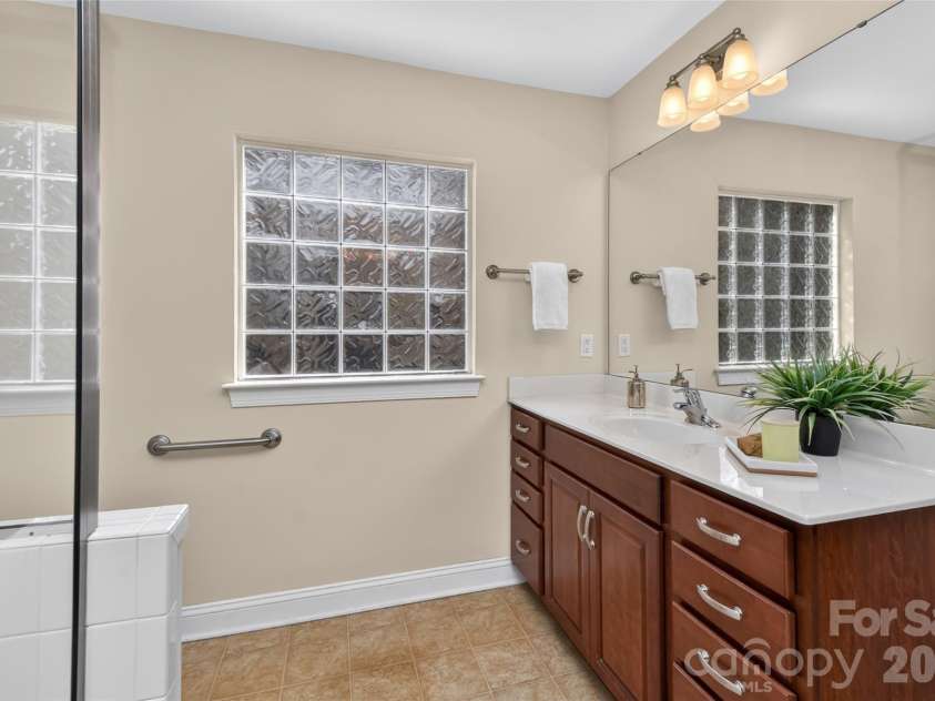 1205 Williamstown Road, Matthews, NC 28105.  MLS# CAR4404692, YatesRealty ID 40037. 