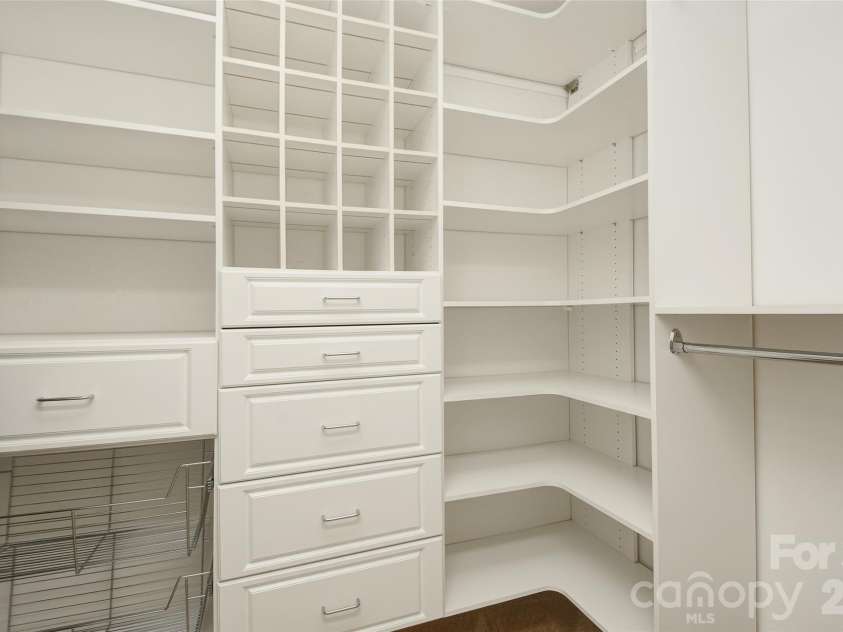1205 Williamstown Road, Matthews, NC 28105.  MLS# CAR4404692, YatesRealty ID 40037. 