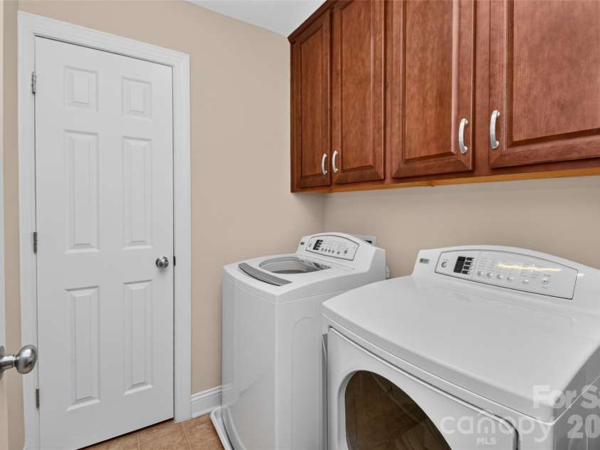 1205 Williamstown Road, Matthews, NC 28105.  MLS# CAR4404692, YatesRealty ID 40037. 