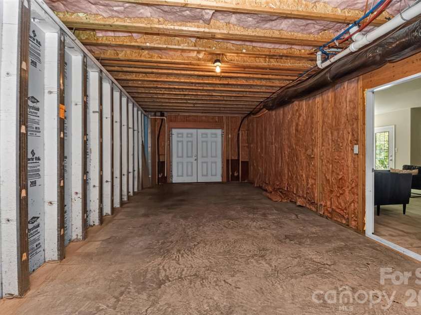 1205 Williamstown Road, Matthews, NC 28105.  MLS# CAR4404692, YatesRealty ID 40037. 