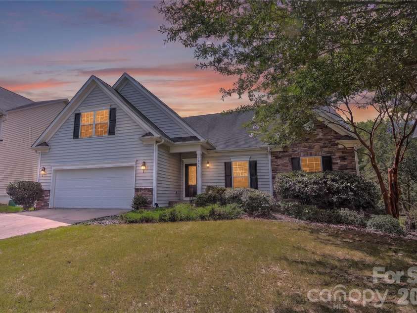 1205 Williamstown Road, Matthews, NC 28105.  MLS# CAR4404692, YatesRealty ID 40037. 