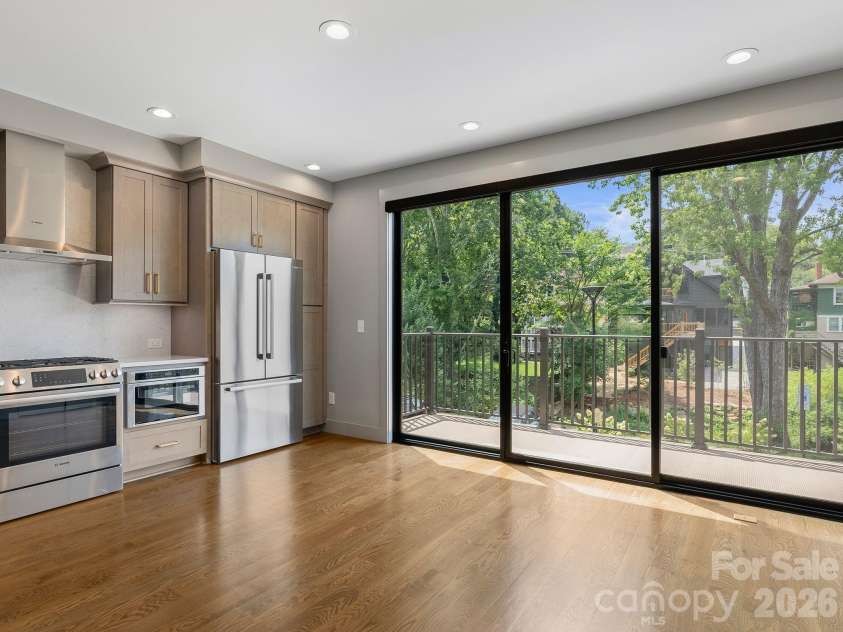 229 Broadway Street, Asheville, NC 28801.  MLS# CAR4397204, YatesRealty ID 40039. 