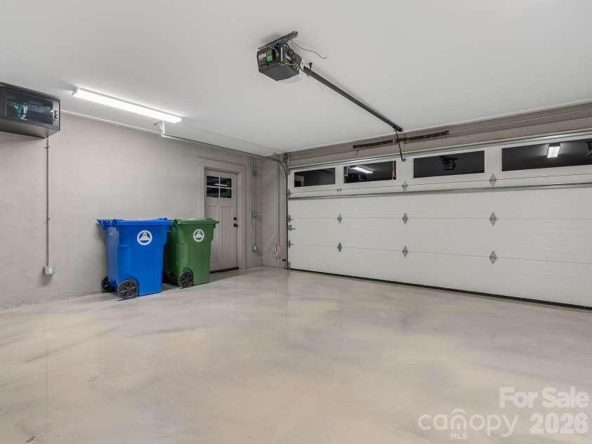 229 Broadway Street, Asheville, NC 28801.  MLS# CAR4397204, YatesRealty ID 40039. 
