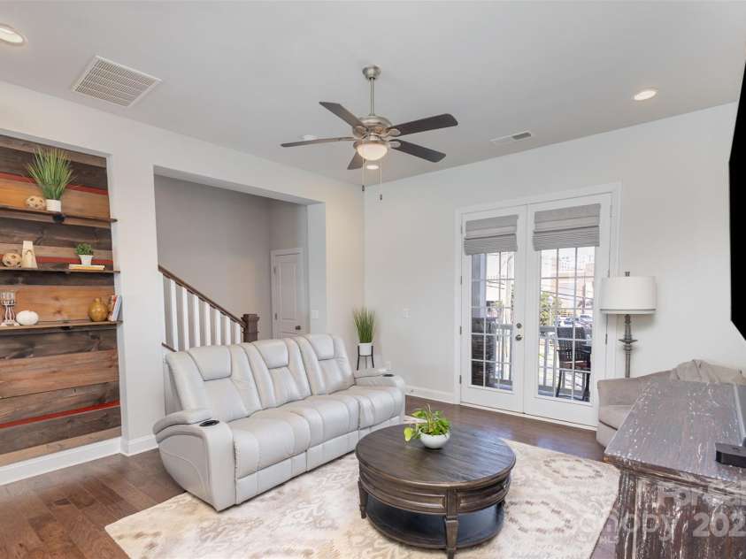 234 Iverson Way, Charlotte, NC 28203.  MLS# CAR4227452, YatesRealty ID 4004. 