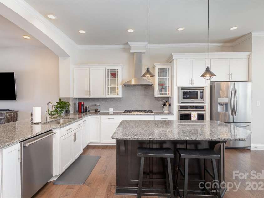 234 Iverson Way, Charlotte, NC 28203.  MLS# CAR4227452, YatesRealty ID 4004. 