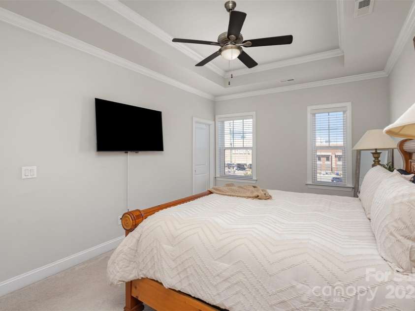 234 Iverson Way, Charlotte, NC 28203.  MLS# CAR4227452, YatesRealty ID 4004. 