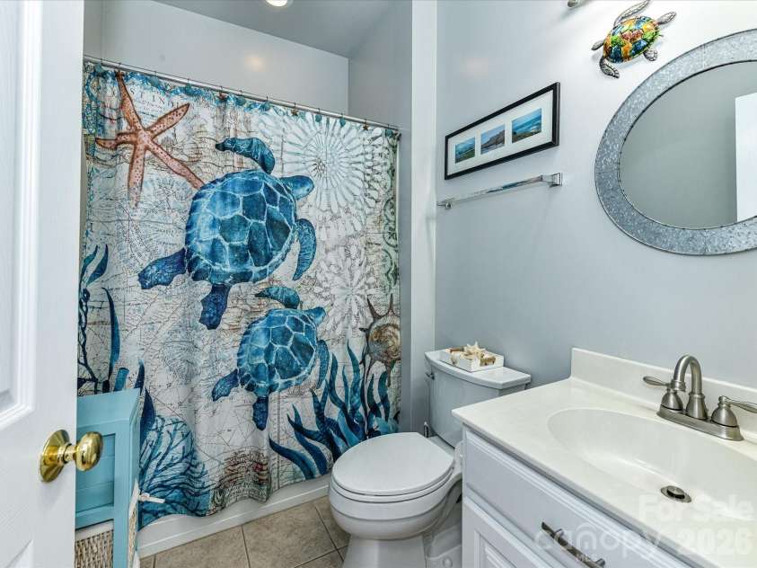 3619 Savannah Hills Drive, Matthews, NC 28105.  MLS# CAR4325650, YatesRealty ID 4004. 2nd Full Bathroom