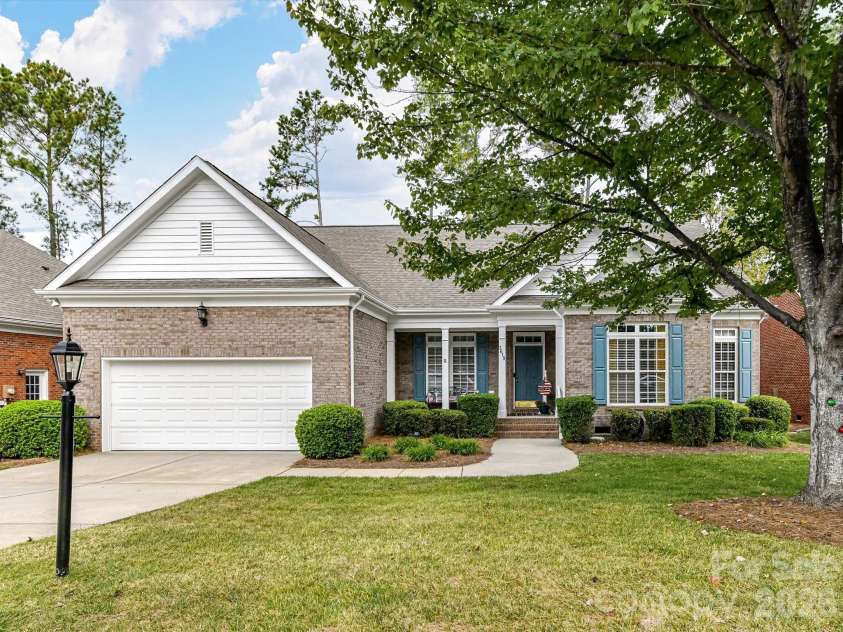 3619 Savannah Hills Drive, Matthews, NC 28105.  MLS# CAR4325650, YatesRealty ID 4004. 3916 Savannah Hills Dr
