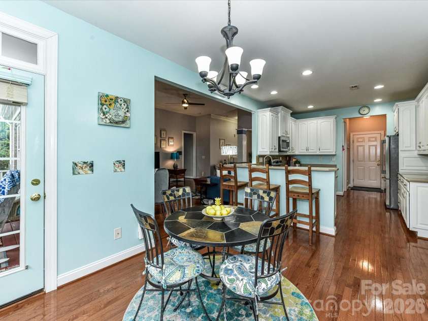3619 Savannah Hills Drive, Matthews, NC 28105.  MLS# CAR4325650, YatesRealty ID 4004. Breakfast Area