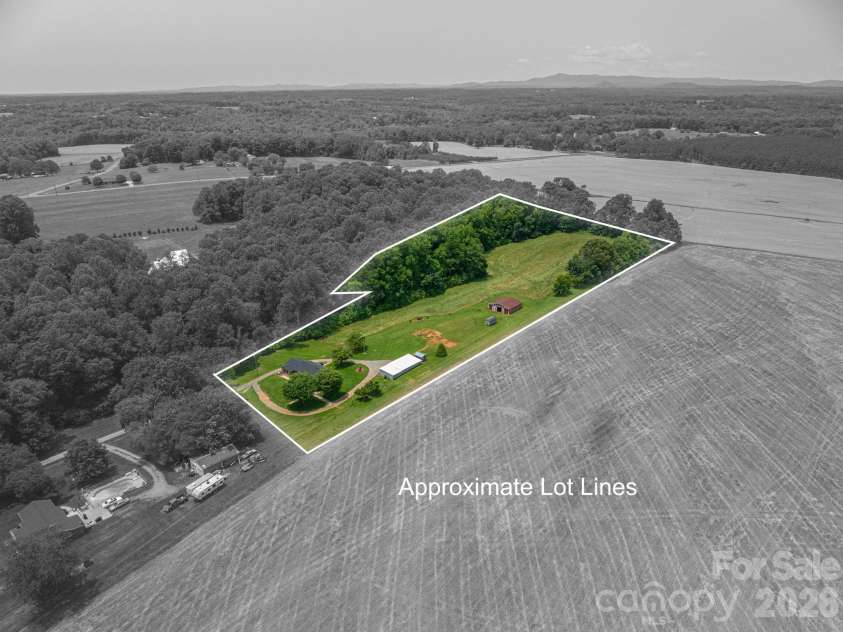 5958 Hoover Elmore Road, Lincolnton, NC 28092.  MLS# CAR4357413, YatesRealty ID 4004. 