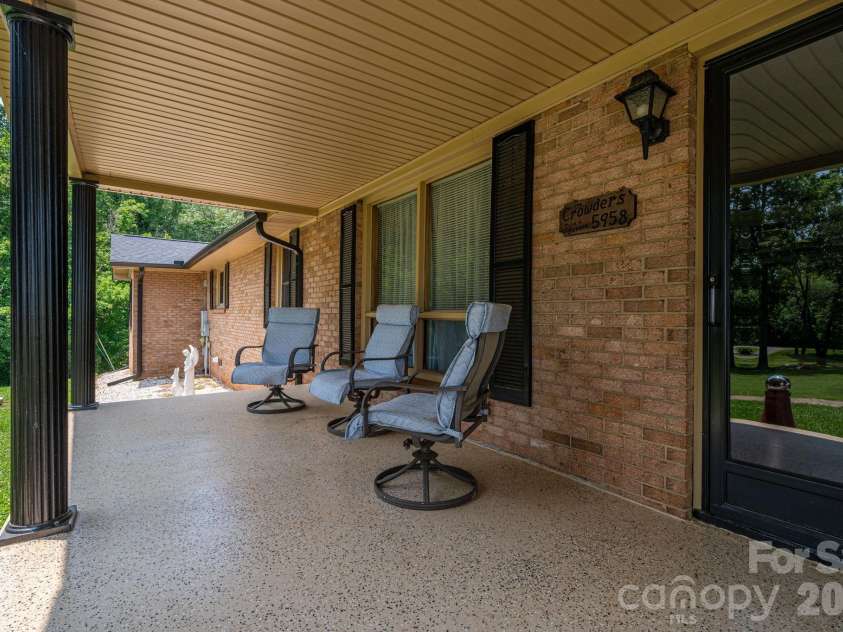 5958 Hoover Elmore Road, Lincolnton, NC 28092.  MLS# CAR4357413, YatesRealty ID 4004. 