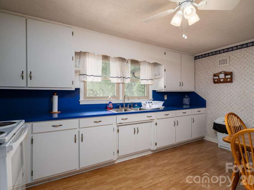 5958 Hoover Elmore Road, Lincolnton, NC 28092.  MLS# CAR4357413, YatesRealty ID 4004. 