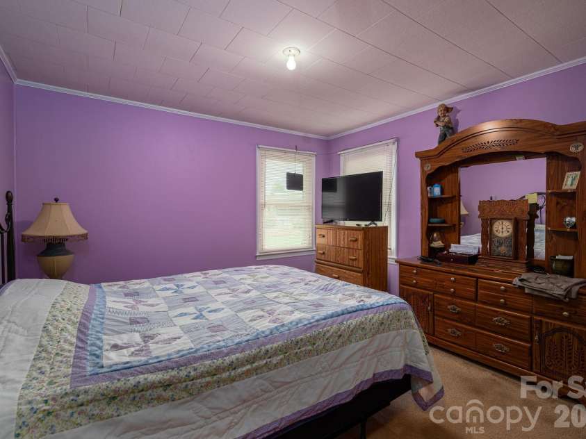 5958 Hoover Elmore Road, Lincolnton, NC 28092.  MLS# CAR4357413, YatesRealty ID 4004. 