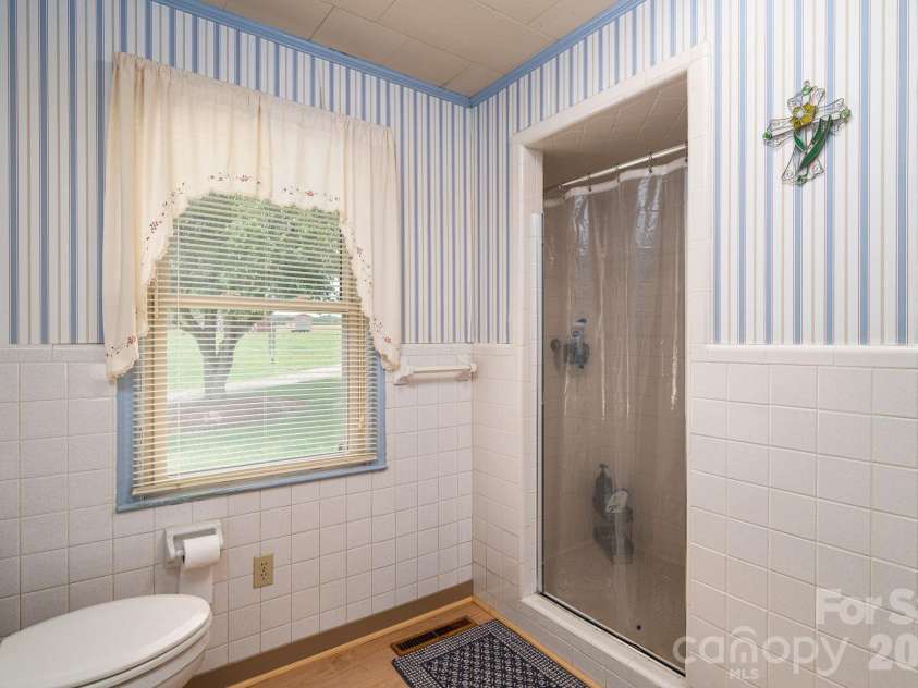 5958 Hoover Elmore Road, Lincolnton, NC 28092.  MLS# CAR4357413, YatesRealty ID 4004. 