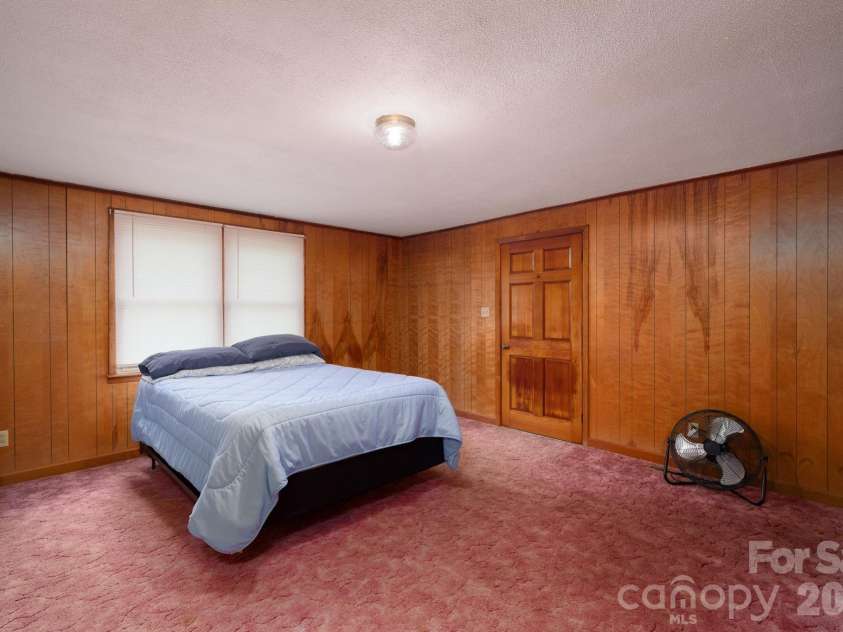 5958 Hoover Elmore Road, Lincolnton, NC 28092.  MLS# CAR4357413, YatesRealty ID 4004. 