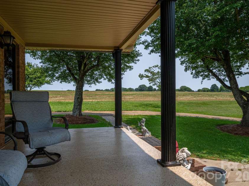 5958 Hoover Elmore Road, Lincolnton, NC 28092.  MLS# CAR4357413, YatesRealty ID 4004. 