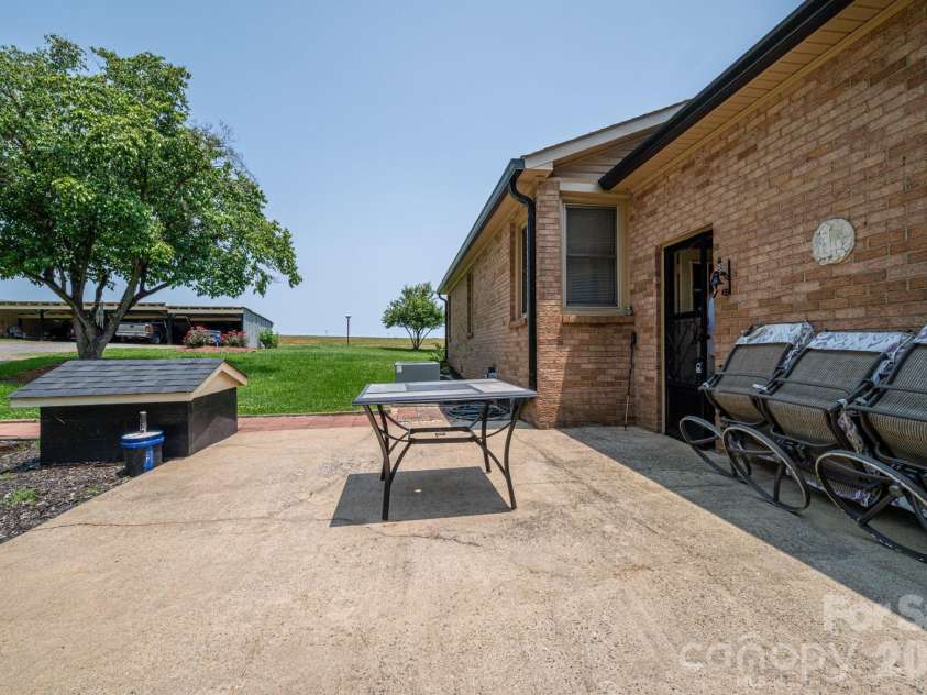 5958 Hoover Elmore Road, Lincolnton, NC 28092.  MLS# CAR4357413, YatesRealty ID 4004. 
