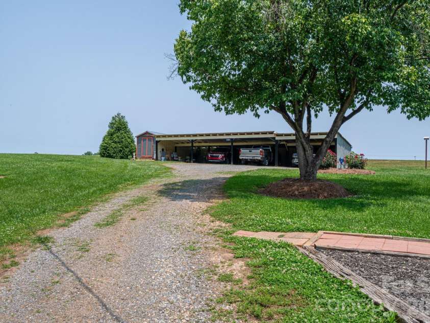 5958 Hoover Elmore Road, Lincolnton, NC 28092.  MLS# CAR4357413, YatesRealty ID 4004. 