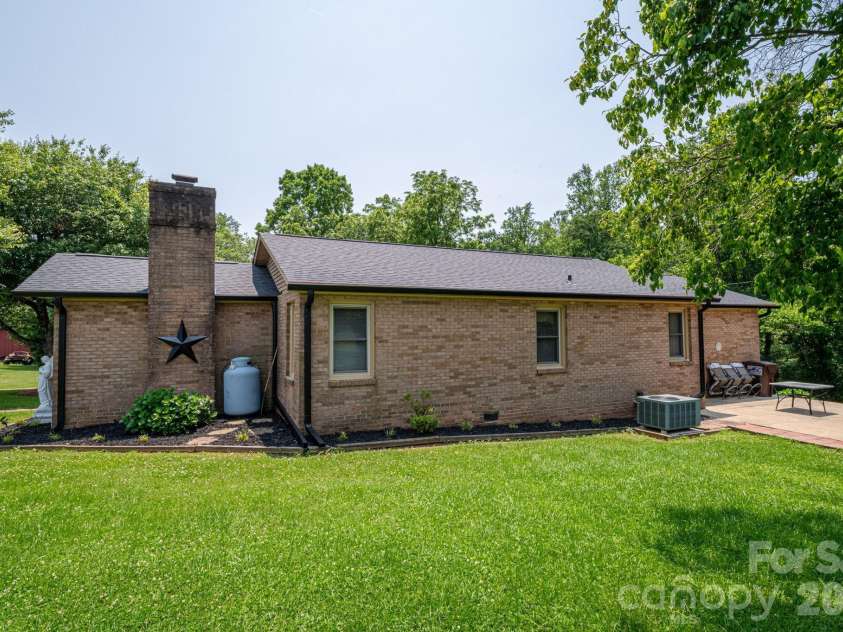 5958 Hoover Elmore Road, Lincolnton, NC 28092.  MLS# CAR4357413, YatesRealty ID 4004. 