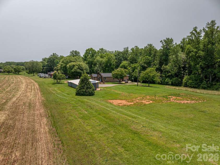 5958 Hoover Elmore Road, Lincolnton, NC 28092.  MLS# CAR4357413, YatesRealty ID 4004. 