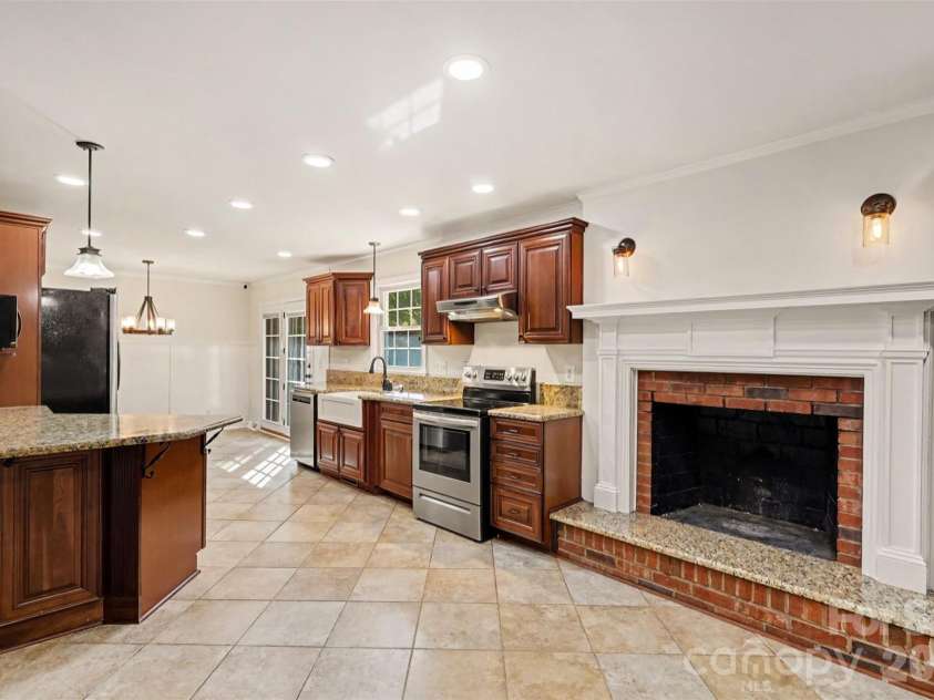10858 Barberville Road, Fort Mill, SC 29707.  MLS# CAR4406368, YatesRealty ID 40044. 