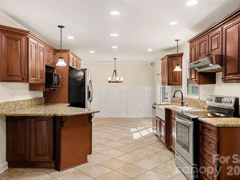 10858 Barberville Road, Fort Mill, SC 29707.  MLS# CAR4406368, YatesRealty ID 40044. 