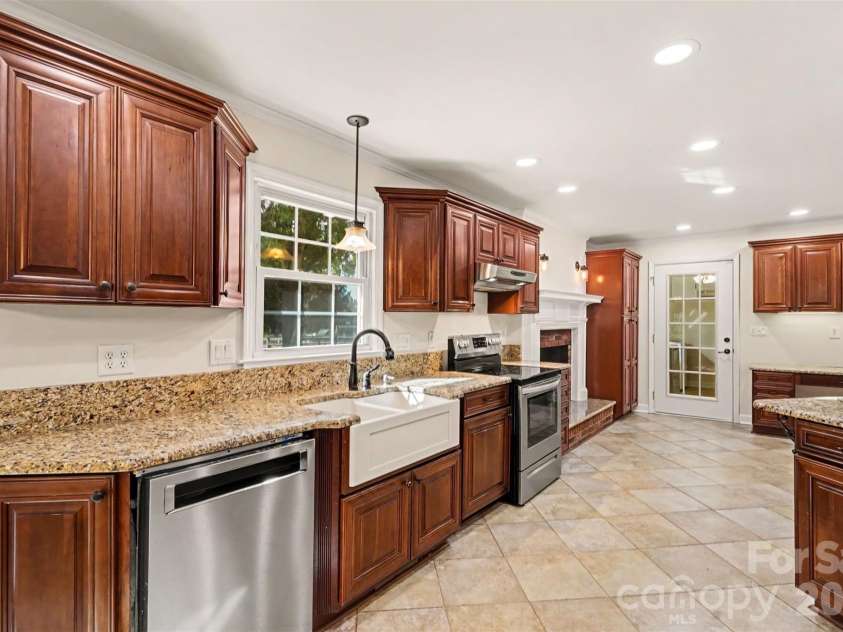 10858 Barberville Road, Fort Mill, SC 29707.  MLS# CAR4406368, YatesRealty ID 40044. 
