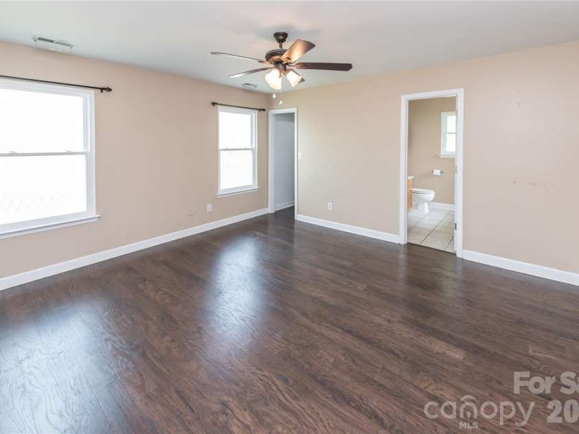 266 Kendra Drive, Concord, NC 28025.  MLS# CAR4401162, YatesRealty ID 40046. Primary suite on main level with tons of natural light