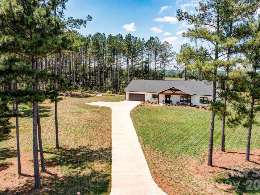 1405 Derby Drive, Shelby, NC 28150.  MLS# CAR4402814, YatesRealty ID 40047. 