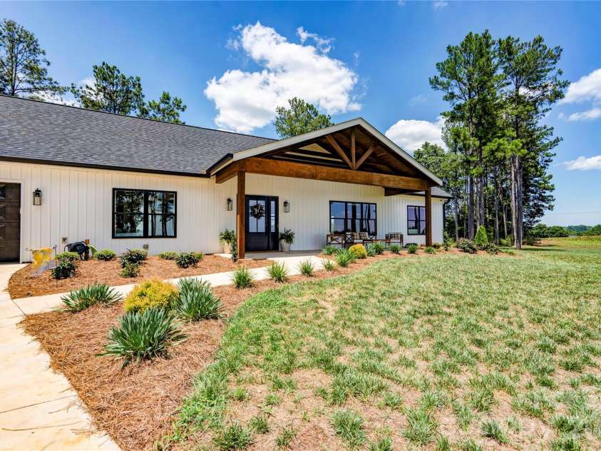 1405 Derby Drive, Shelby, NC 28150.  MLS# CAR4402814, YatesRealty ID 40047. 