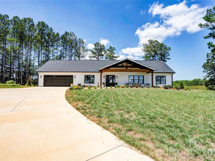 1405 Derby Drive, Shelby, NC 28150.  MLS# CAR4402814, YatesRealty ID 40047. 