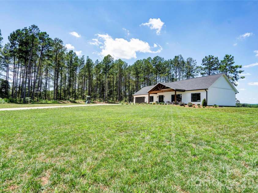 1405 Derby Drive, Shelby, NC 28150.  MLS# CAR4402814, YatesRealty ID 40047. 