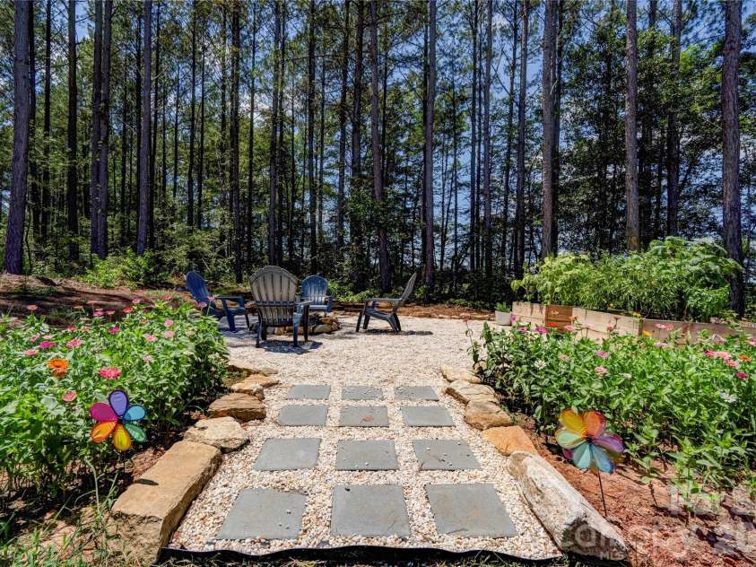 1405 Derby Drive, Shelby, NC 28150.  MLS# CAR4402814, YatesRealty ID 40047. 