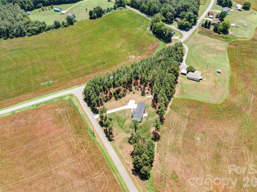 1405 Derby Drive, Shelby, NC 28150.  MLS# CAR4402814, YatesRealty ID 40047. 