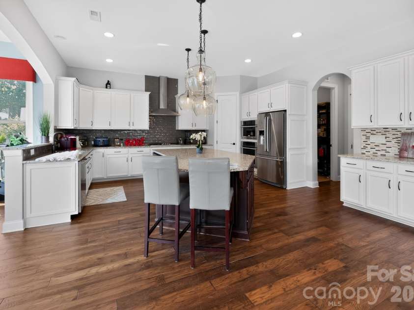 1016 Kara Court, Matthews, NC 28104.  MLS# CAR4406880, YatesRealty ID 40048. 