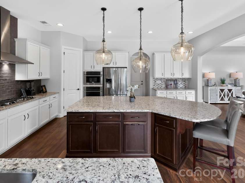 1016 Kara Court, Matthews, NC 28104.  MLS# CAR4406880, YatesRealty ID 40048. 