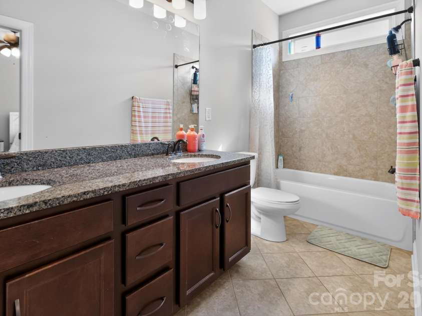 1016 Kara Court, Matthews, NC 28104.  MLS# CAR4406880, YatesRealty ID 40048. 