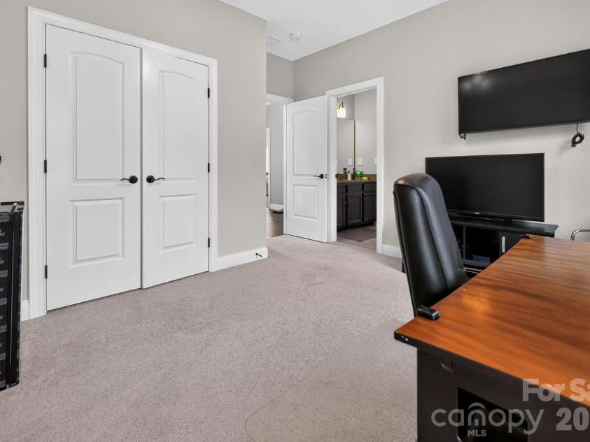 1016 Kara Court, Matthews, NC 28104.  MLS# CAR4406880, YatesRealty ID 40048. 