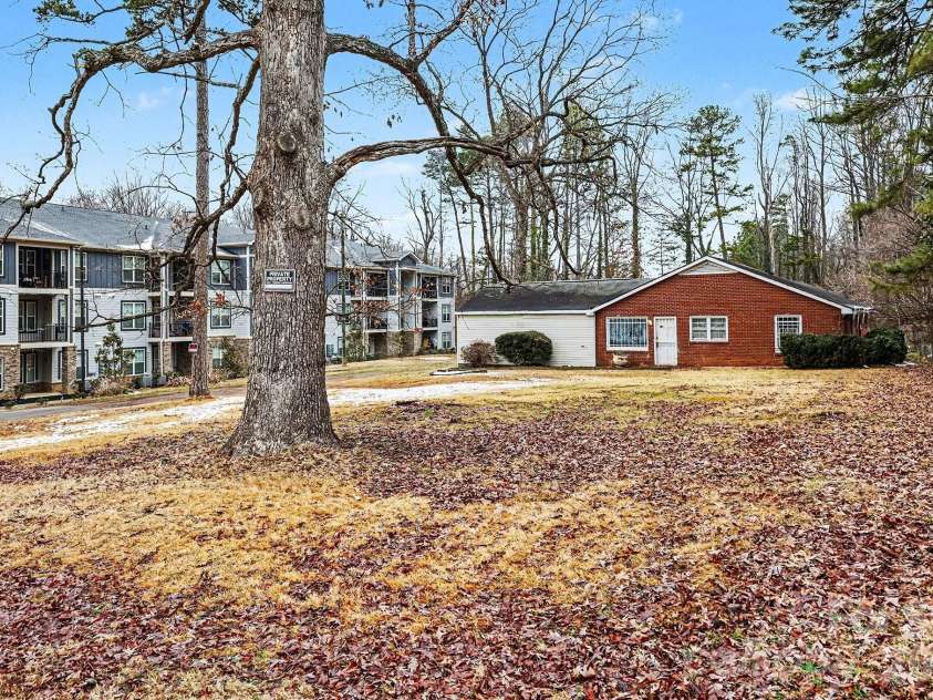 500 Tom Hunter Road, Charlotte, NC 28213.  MLS# CAR4343160, YatesRealty ID 4005. 