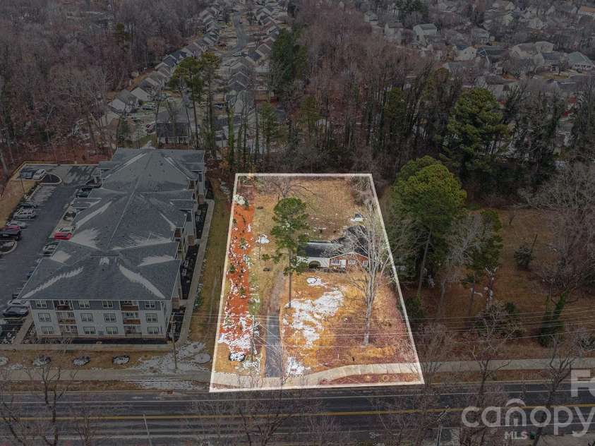 500 Tom Hunter Road, Charlotte, NC 28213.  MLS# CAR4343160, YatesRealty ID 4005. 