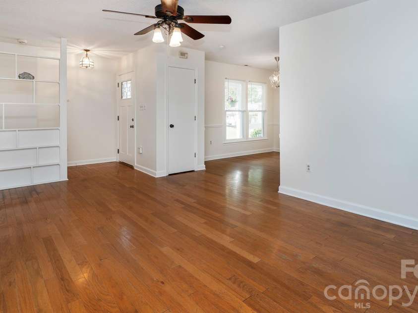 5209 Birchbark Lane, Charlotte, NC 28227.  MLS# CAR4407538, YatesRealty ID 40050. 